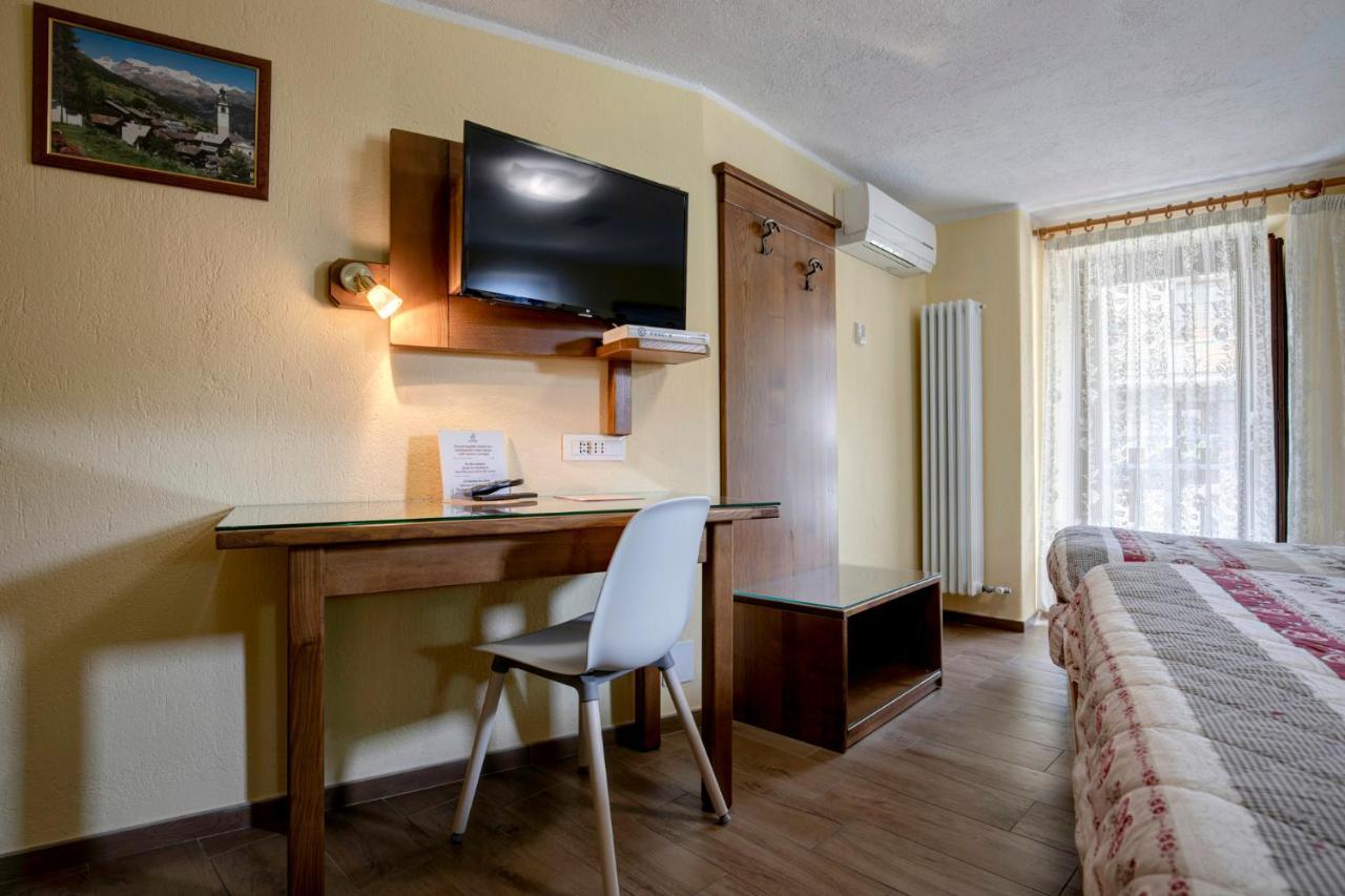 אאוסטה Hotel Cecchin מראה חיצוני תמונה