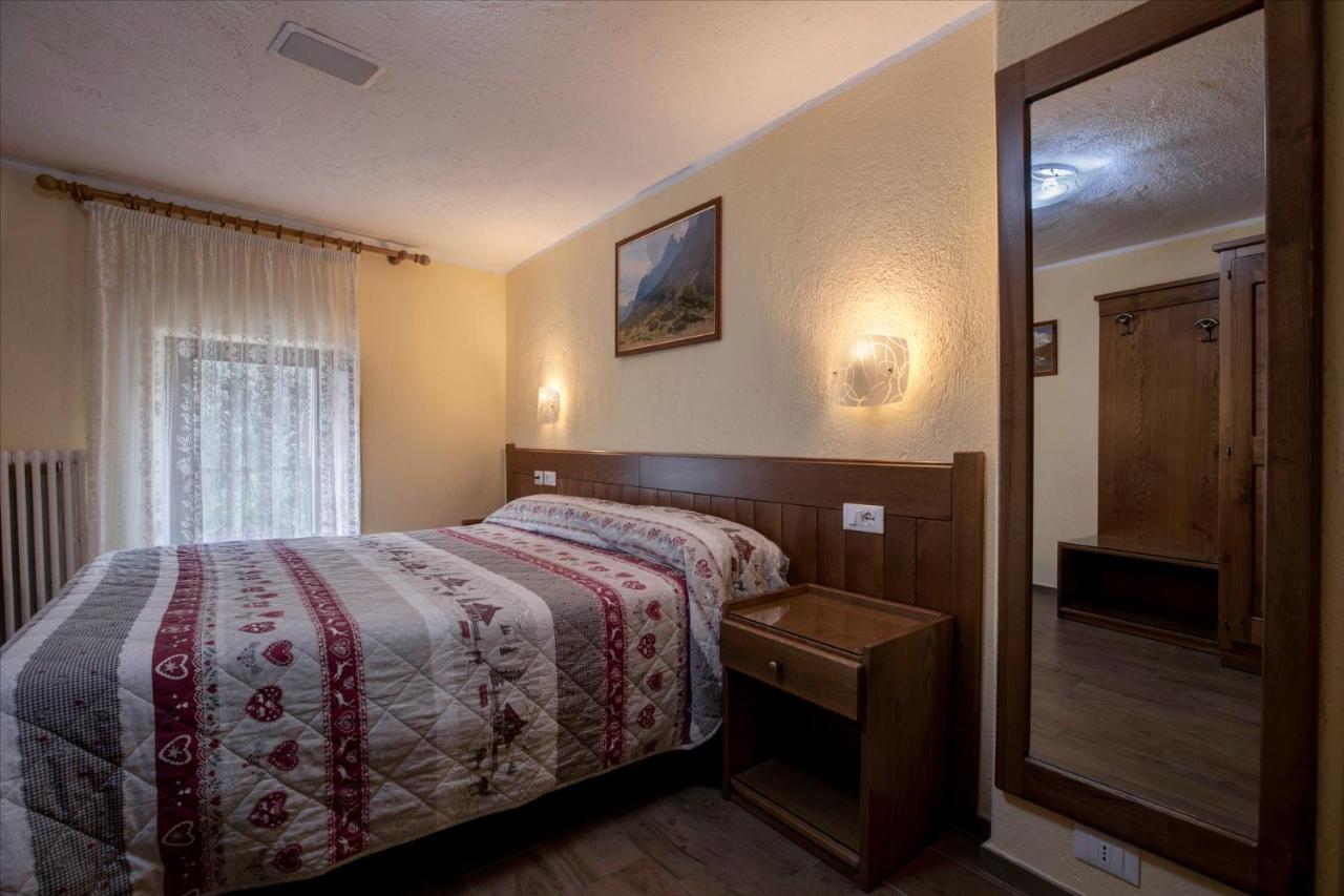 אאוסטה Hotel Cecchin מראה חיצוני תמונה