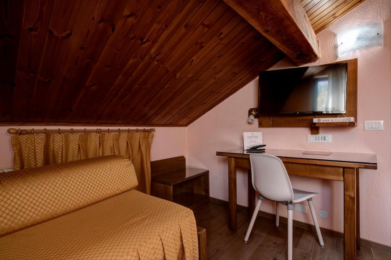 אאוסטה Hotel Cecchin מראה חיצוני תמונה