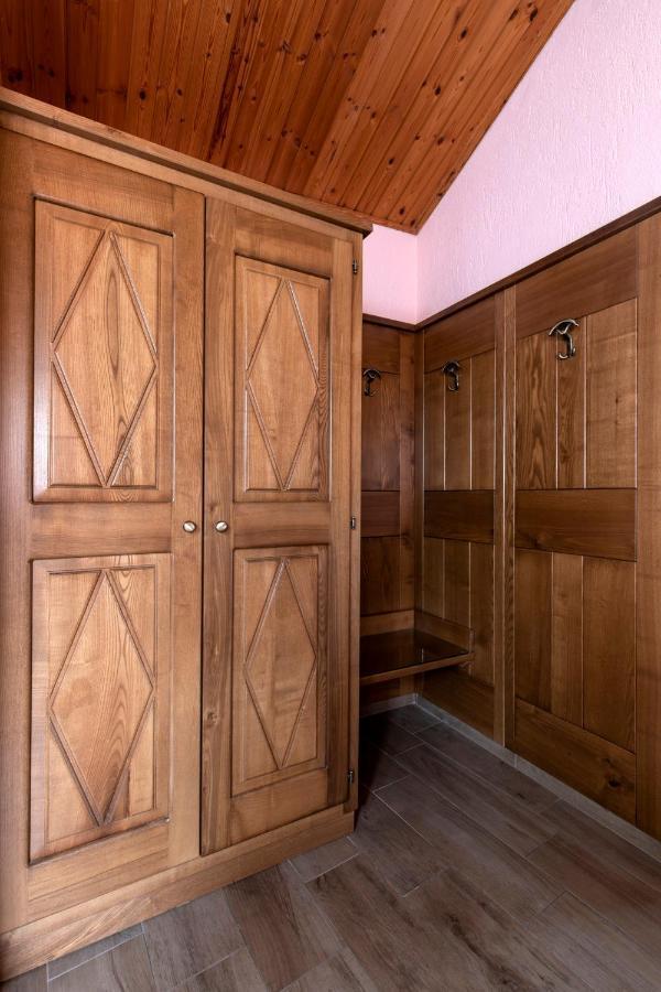 אאוסטה Hotel Cecchin מראה חיצוני תמונה