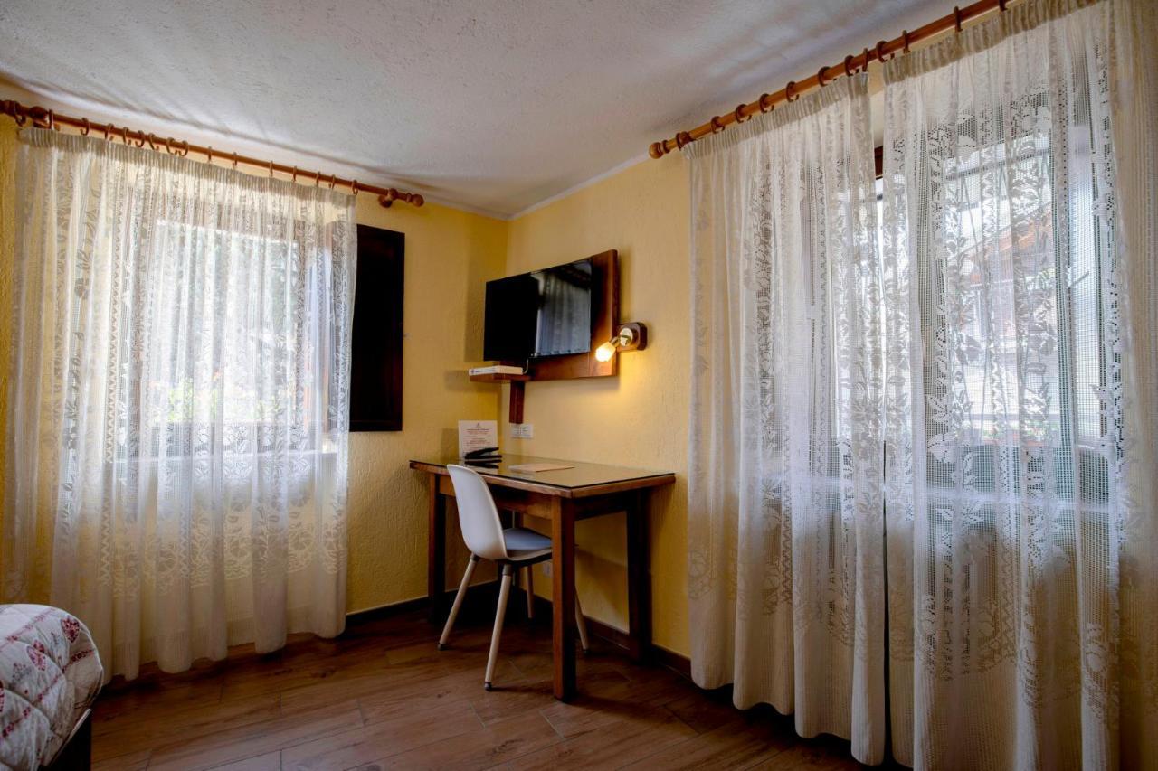 אאוסטה Hotel Cecchin מראה חיצוני תמונה