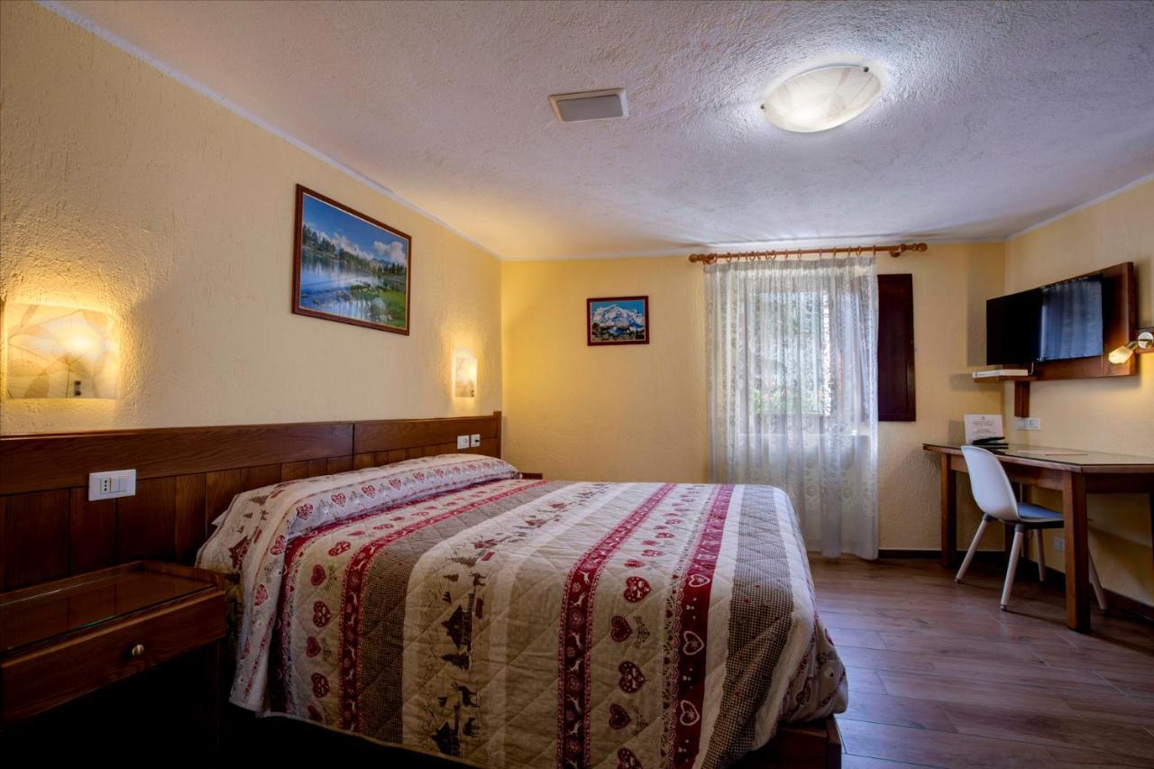 אאוסטה Hotel Cecchin מראה חיצוני תמונה