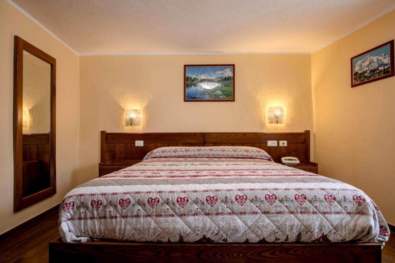 אאוסטה Hotel Cecchin מראה חיצוני תמונה