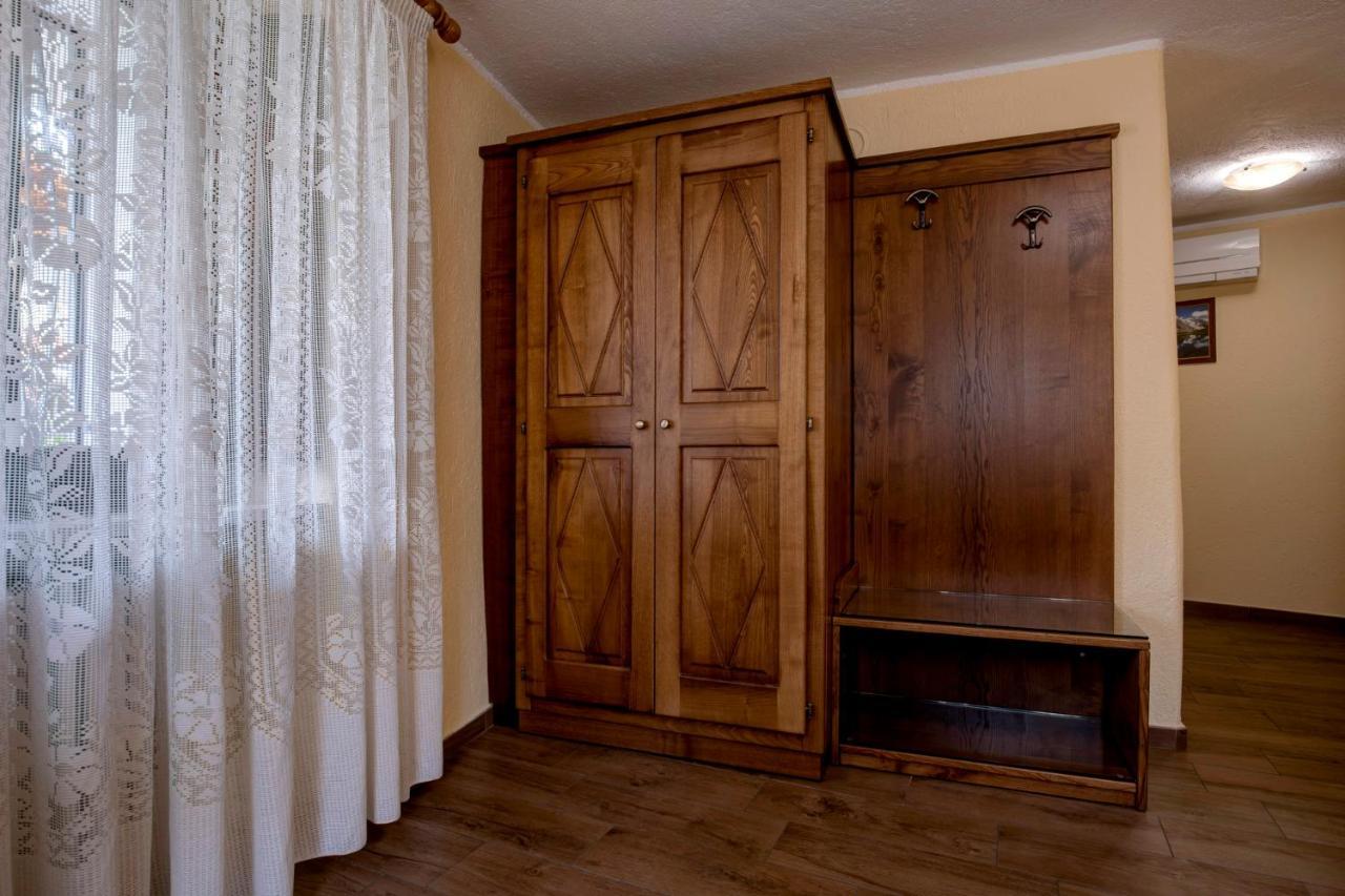 אאוסטה Hotel Cecchin מראה חיצוני תמונה