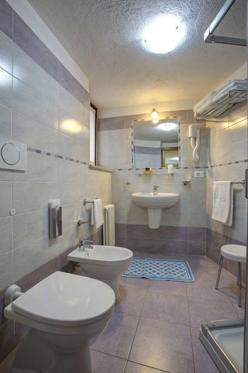 אאוסטה Hotel Cecchin מראה חיצוני תמונה