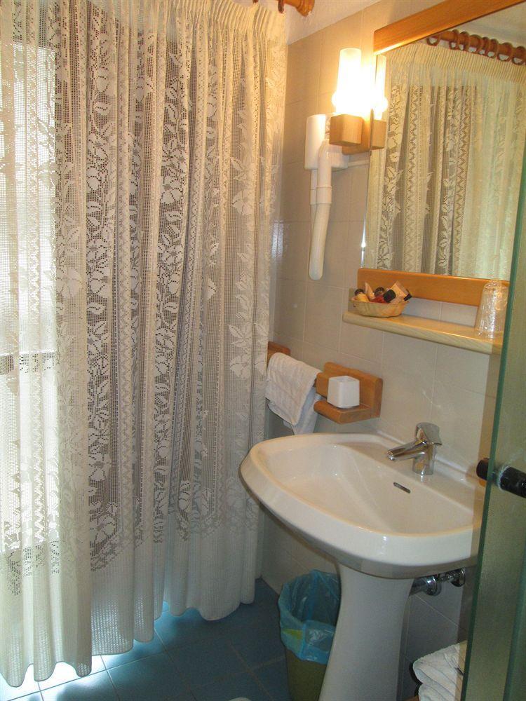 אאוסטה Hotel Cecchin מראה חיצוני תמונה