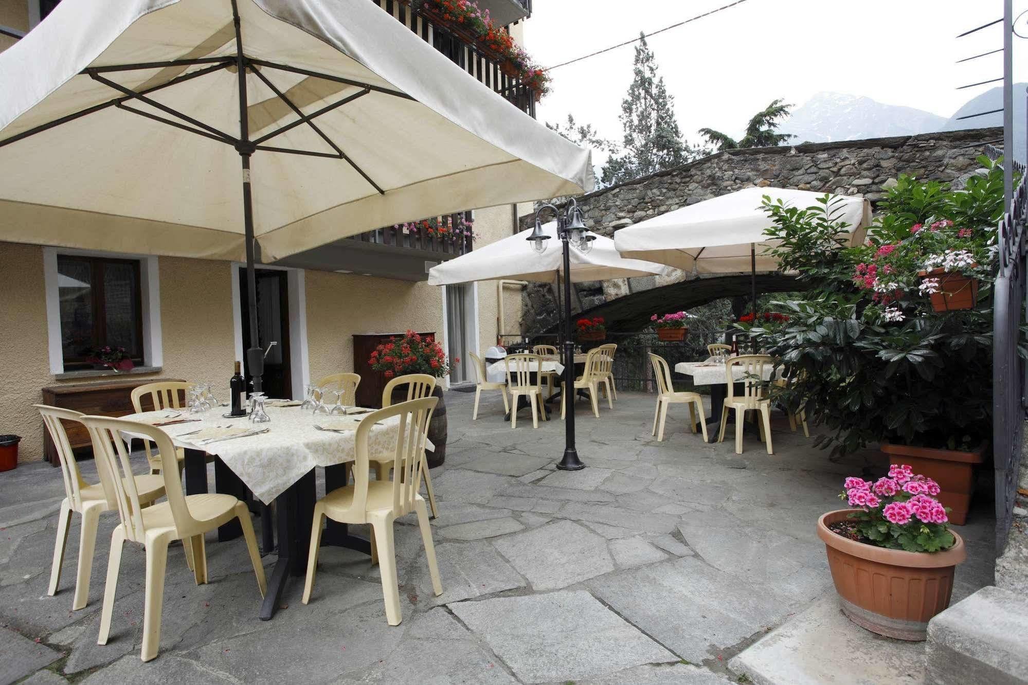 אאוסטה Hotel Cecchin מראה חיצוני תמונה