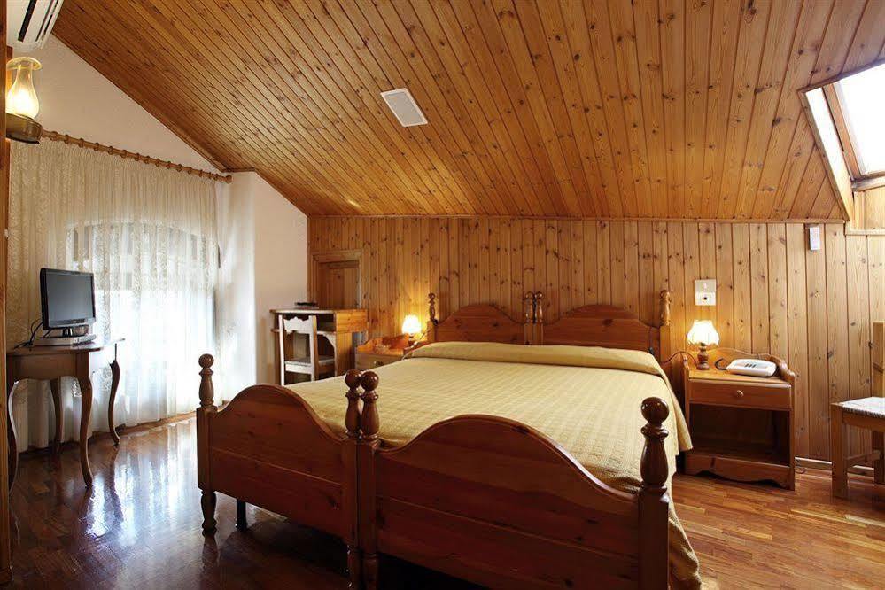 אאוסטה Hotel Cecchin מראה חיצוני תמונה